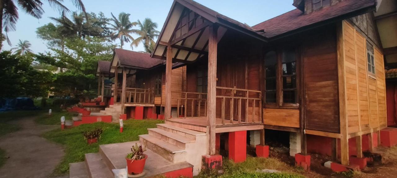 Blue Water Beach Resort Varkala Extérieur photo