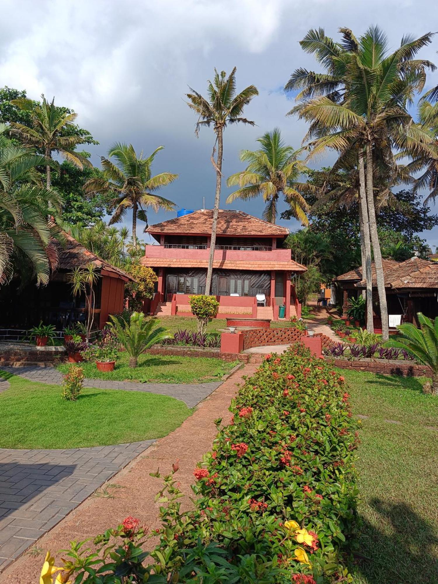 Blue Water Beach Resort Varkala Extérieur photo
