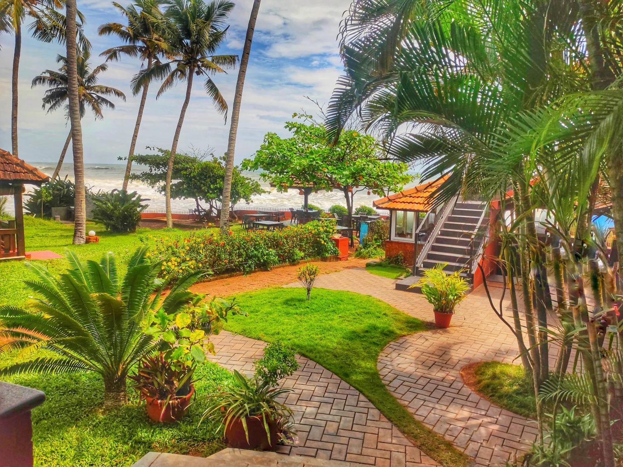 Blue Water Beach Resort Varkala Extérieur photo
